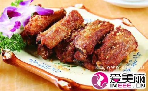 秘制蒜香排骨 秘制蒜香排骨 两招做出劲、弹、滑的百搭秘制面条(久放不坨、久泡不糟)
