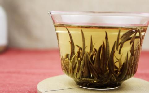 白茶的功效与作用 老白茶10大经典功效，第7点鲜为人知！