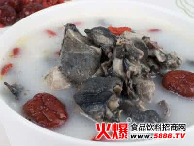 乌骨鸡汤的做法 红枣乌骨鸡的做法