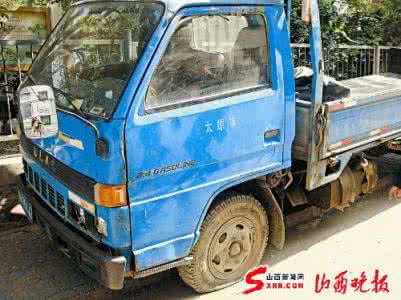 被破坏的货车 被破坏的货车 货车天线坏了怎么办?