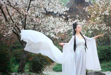 帘卷西风人比黄花瘦 西风漫卷残帘，谁唱天地悠悠［情理美文］
