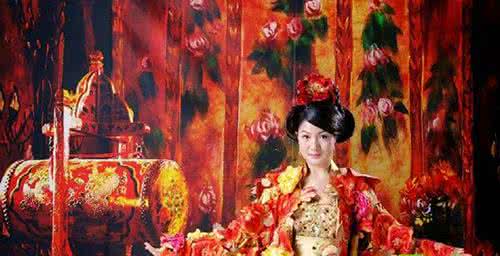 金尊皇帝油使用手法 几经转手:被六个皇帝疯抢60年的女人