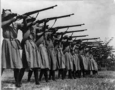 中国女兵红场阅兵视频 组图:抗战时期的中国女兵