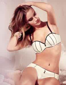 广场舞热辣辣变队形 《变3》女主角 热辣美腿速成法