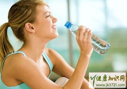 喝水排毒 喝水加此物，排毒又养生，免费又有效！