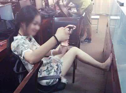 日本妈妈澡堂洗澡视频 妈妈带我去女澡堂洗澡 【话题】那些年我们洗过的澡堂子