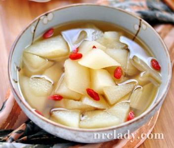 生吃花生米养胃吗 秋天水果煮着吃比生吃更好?养胃润燥不易拉肚子