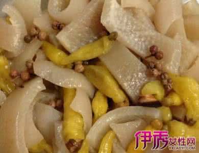 泡椒凤爪的家常做法 泡椒的做法 自制泡椒的做法,自制泡椒怎么做好吃,自制泡椒的家常做法