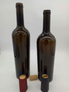 玻璃瓶葡萄酒瓶 玻璃瓶葡萄酒瓶 那些曾经被你扔过的玻璃瓶,酒瓶,铁盒,居然能变身华丽的实用品