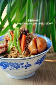 蒸卤面 上班族快手主食-蒸卤面