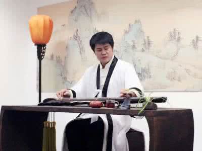 沙拉张小提琴独奏视频 独家：“我有一张琴”热度背后的原创作者黄莽(图文)