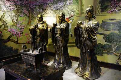 张国焘另立中央名单 三国解密：刘备为何能在成都另立中央？