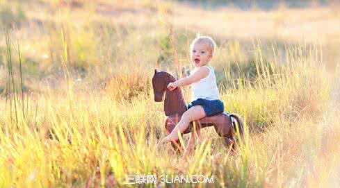 莫让校园贷变成校园害 莫让优裕的生活害了孩子