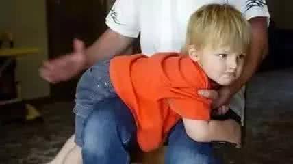 孩子住宿的最佳年龄段 这3个年龄段的孩子不能打,再生气也别动手,影响孩子一生!