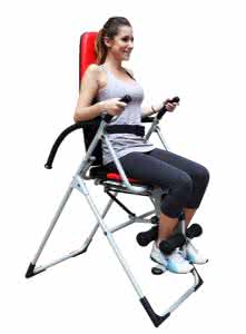 杠铃推举 小伙天天举杠铃健身 举出腰间盘突出