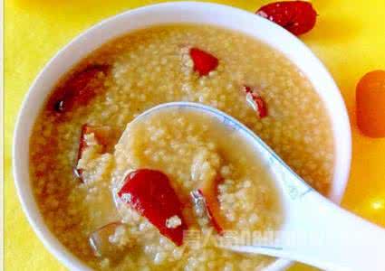 红糖小米粥 【家常粥点】红糖小米粥,坐月子的经典食品
