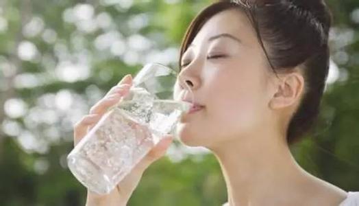 睡前故事对孩子很重要 睡前三口水极其重要,可惜很多人却不会喝!