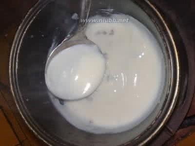 纯牛奶冻住了还能喝吗 纯牛奶会结冰吗 提子牛奶冻的做法,提子牛奶冻怎么做好吃,提子牛奶冻的家常做法