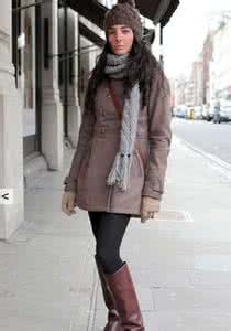 婴儿毛外套 戴帽子 毛呢外套+帽子 人群中最美丽!