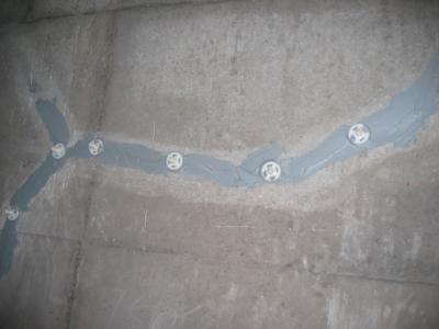 水泥墙面裂缝怎么处理 墙面有裂缝怎么修补