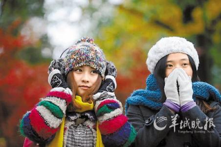 艾灸治病好处多 女性冬季做艾灸好处多 冬季戴帽好比暖瓶加塞 老人冬季戴帽好处多