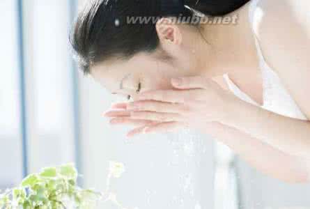 用白醋洗脸能去痘印 白醋洗脸去痘印吗 需要注意哪些问题