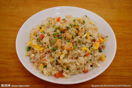 扬州炒饭 掌厨图解:【喷香扬州炒饭】
