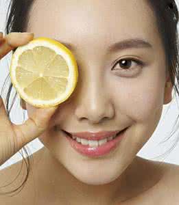 珍珠粉加爽肤水 柠檬美容用处大 、珍珠粉加爽肤水 美白一步到位
