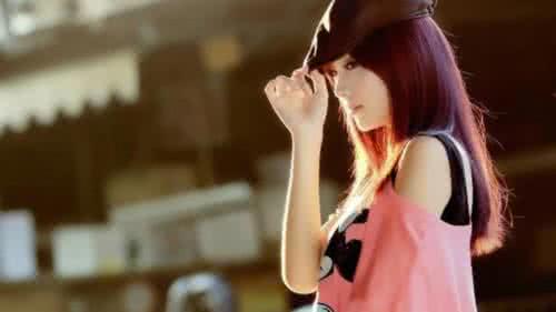 老爸和女儿洗澡时 老爸这样告诫女儿：谈恋爱时请带上钱包！（必看！！）