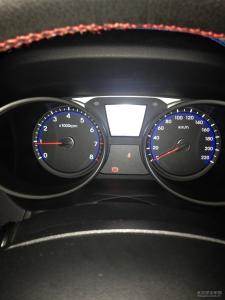 大灯灯光调节 大灯灯光调节 闪大灯有哪些含义？开车灯光怎么用？