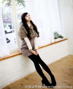 v美减龄 穿吊带袜 小女孩子穿吊带袜搭配半身裙减龄又可爱