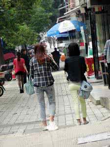 智慧背囊 【智慧背囊】圣凯瑟琳街头的背影