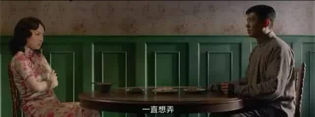 流氓爱情打油诗搞笑 彼时,我们把爱情当流氓 现在,我们把流氓当爱情