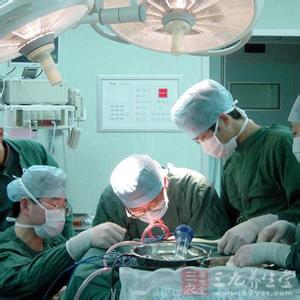 痔疮手术要几天恢复 以为痔疮手术会要命 老太忍痛几十年