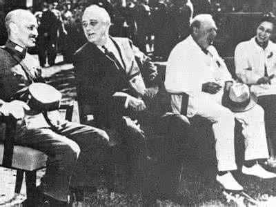 史迪威与蒋介石 罗斯福曾经密令史迪威制造空难干掉蒋介石！