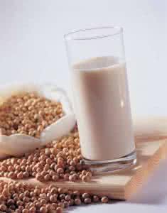 每天喝一杯豆浆好吗 每天喝一杯豆浆好吗 女性每天喝一杯豆浆有益健康