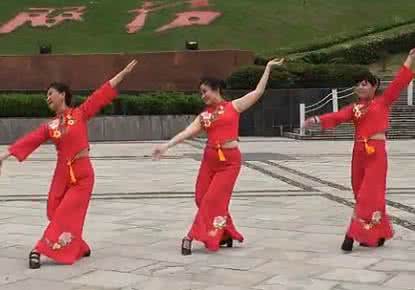 广场舞古典舞女儿情 广场舞古典舞 让你身材与气质并存
