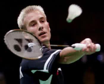 羽毛球假动作 羽毛球假动作 这些假动作能让你轻松获胜