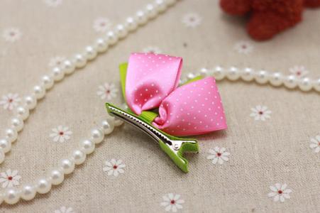 一字蝴蝶结鞋带怎么系 粉色点点立体蝴蝶结一字夹