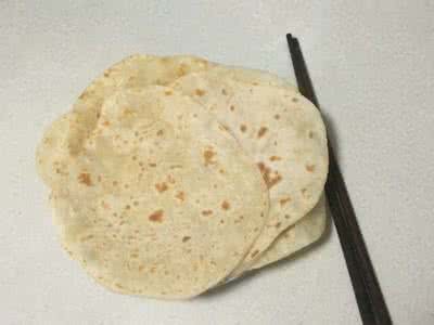 馅饼皮怎样做又软又薄 烙这个小饼不用油，绝对皮薄馅大够柔软，教你3个妙招不信你试试