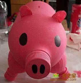 用塑料瓶盖代替裱花嘴 美爆了!塑料瓶盖能干嘛?老奶奶用它盖出了房子!