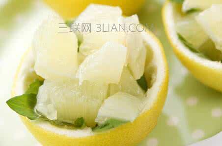 柚子皮的功效与作用 当柚子皮成为美味