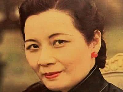 宋美龄喝柠檬水 百岁宋美龄养生方法揭秘 喝柠檬水忘龄