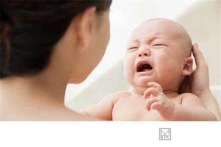 宝宝脱水是什么症状 宝宝脱水是什么症状 脱水后的症状表现有哪些