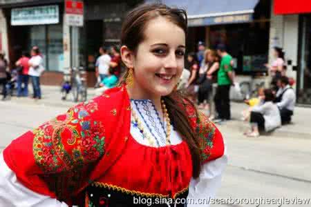 西尔维亚.圣 来自葡萄牙西尔维亚----Gramani.Ona的围巾式项链