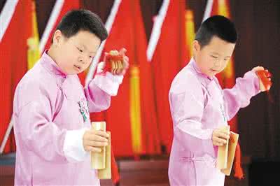学快板 转载 《快板》&学快板的好处_快板表演
