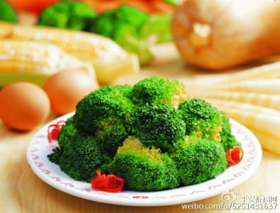 白灼西兰花 素食推荐：白灼西兰花