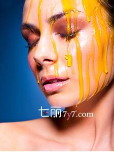 蜂蜜祛斑最有效的方法 蜂蜜美容的方法 很有效的蜂蜜美容方法