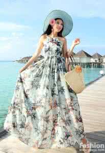 去海边穿什么好看 夏天去海边穿什么长裙