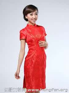 抹胸礼服穿什么内衣 抹胸裙穿什么内衣 抹胸礼服穿什么内衣